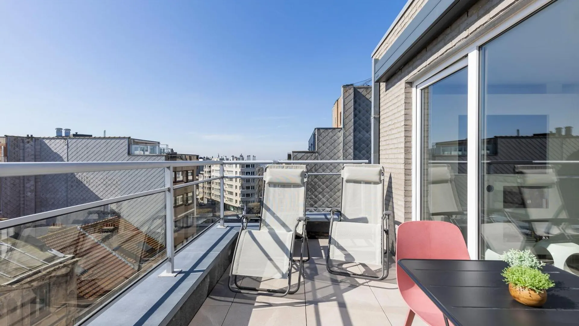 Penthouse Bij Leopoldpark Apartment Ostend